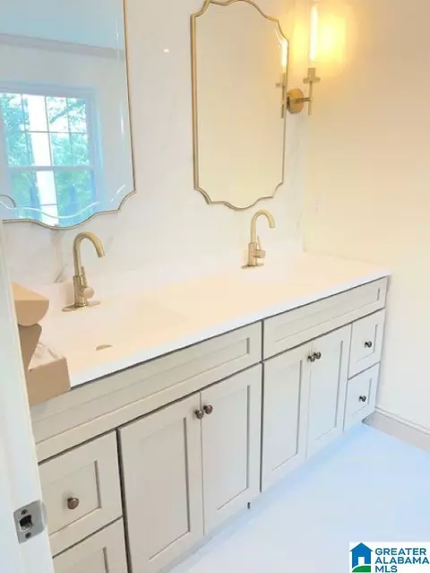 Bath - 1663 County Road 2, Montevallo, AL 35115 photo 2 of 11