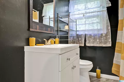 Bath - 1024 Claxton St, Anniston, AL 36201 photo 2 of 2