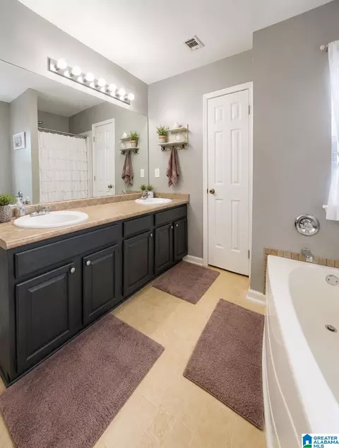 Bath - 5705 County Road 16, Clanton, AL 35045 photo 2 of 2