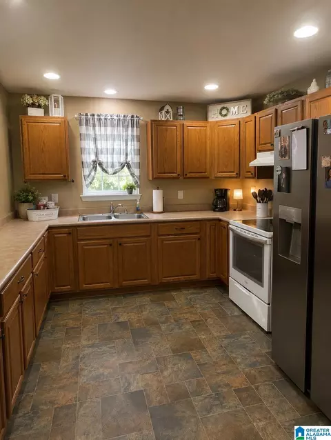 Kitchen - 5705 County Road 16, Clanton, AL 35045 photo 1 of 1