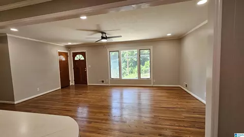 Living - 422 W 45th St, Anniston, AL 36206 photo 2 of 3