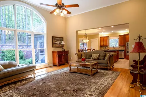147 Indian Gate Cir, Birmingham, AL 35242