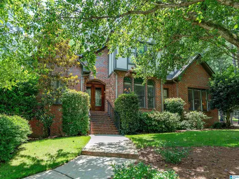 147 Indian Gate Cir, Birmingham, AL 35242