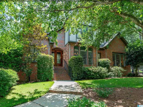 147 Indian Gate Cir, Birmingham, AL 35242