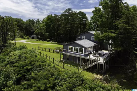 40 Lake View Cir, Vandiver, AL 35176