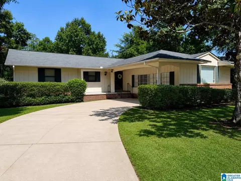 137 Bradford Dr, Ozark, AL 36360