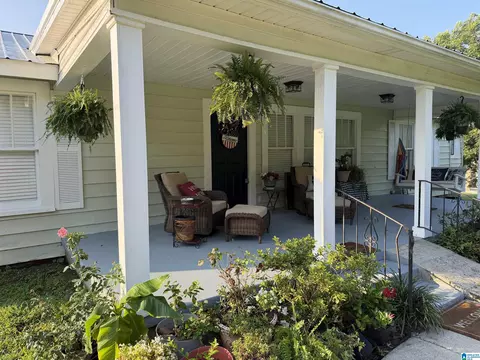 533 Dee Hendrix Rd, Hueytown, AL 35023