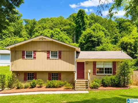 617 Dogwood Dr, Birmingham, AL 35206