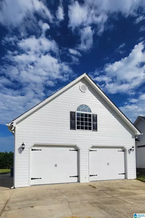 Exterior - 3606 Hicks Rd, Oneonta, AL 35121 photo 2 of 6