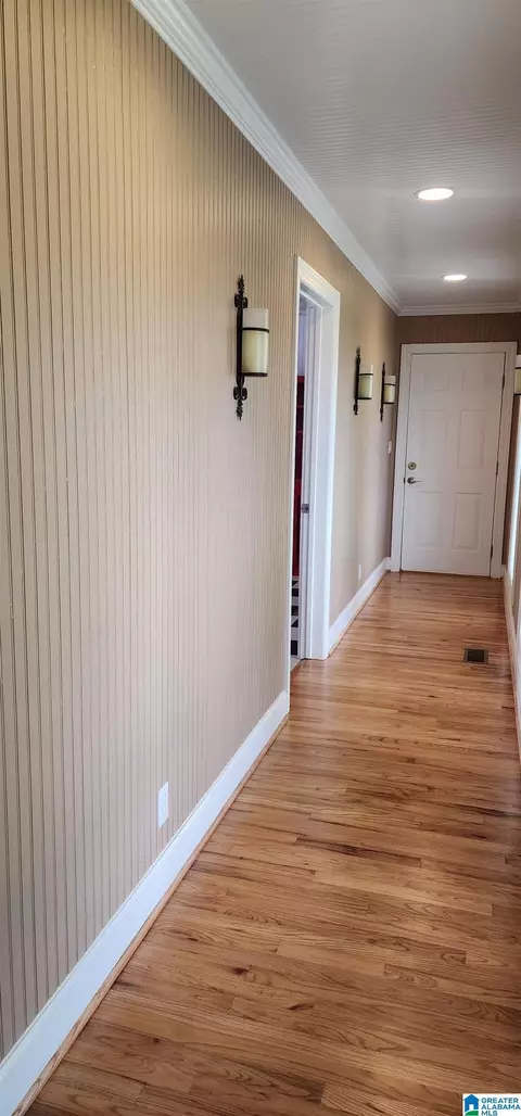 Entry Way - 3606 Hicks Rd, Oneonta, AL 35121 photo 2 of 4