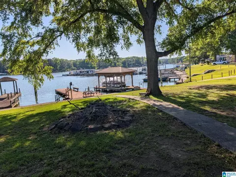 38 Coosa Island Cir, Cropwell, AL 35054