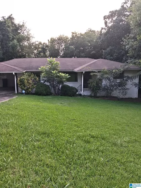 2226 2nd Pl NW, Center Point, AL 35215