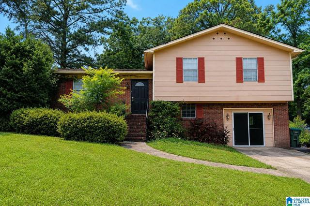214 26th Ct NW, Center Point, AL 35215