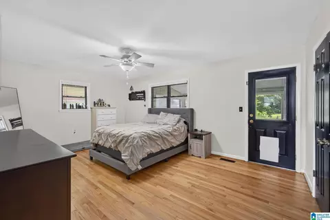 Bedroom - 403 Littlejohn Rd, Clanton, AL 35045 photo 3 of 4