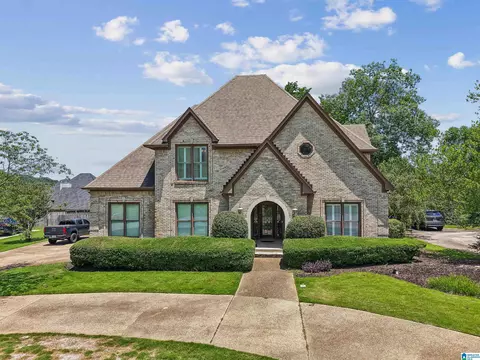 3813 Carisbrooke Cir, Hoover, AL 35226