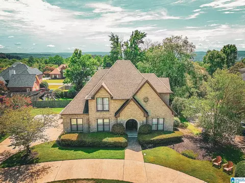 3813 Carisbrooke Cir, Hoover, AL 35226