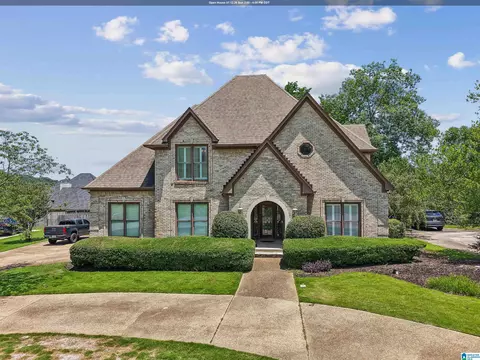 3813 Carisbrooke Cir, Hoover, AL 35226