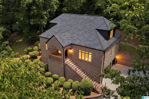 911 Velmont Ln, Birmingham, AL 35226