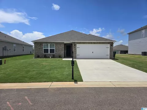 16403 Natchez Dr, Moundville, AL 35474