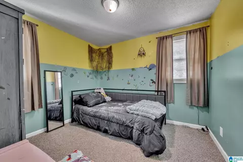 Bedroom - 325 Turtle Dove Rd, Warrior, AL 35180 photo 2 of 3