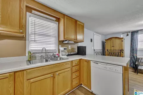 Kitchen - 325 Turtle Dove Rd, Warrior, AL 35180 photo 4 of 4