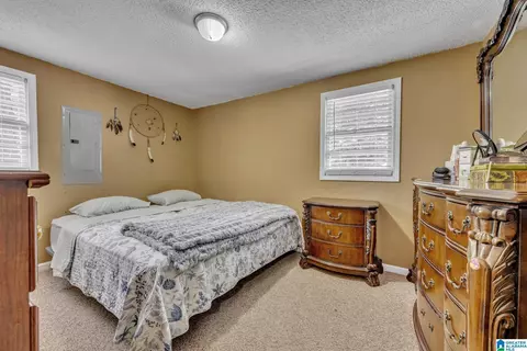 Bedroom - 325 Turtle Dove Rd, Warrior, AL 35180 photo 1 of 3