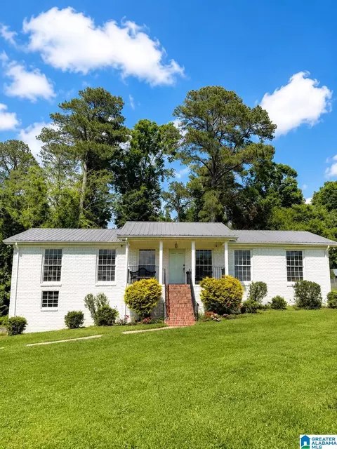 409 Seminole Ln, Trussville, AL 35173