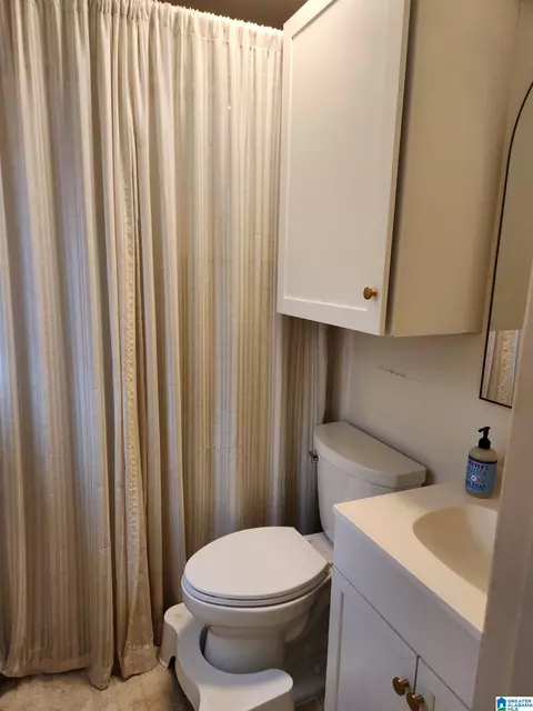 Bath - 2262 Smokey Rd, Alabaster, AL 35007 photo 1 of 7