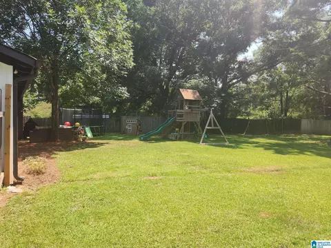 Exterior - 2262 Smokey Rd, Alabaster, AL 35007 photo 3 of 17