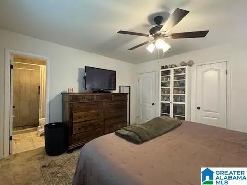 Bedroom - 2262 Smokey Rd, Alabaster, AL 35007 photo 2 of 9