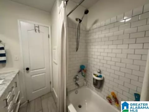 Bath - 2262 Smokey Rd, Alabaster, AL 35007 photo 7 of 7