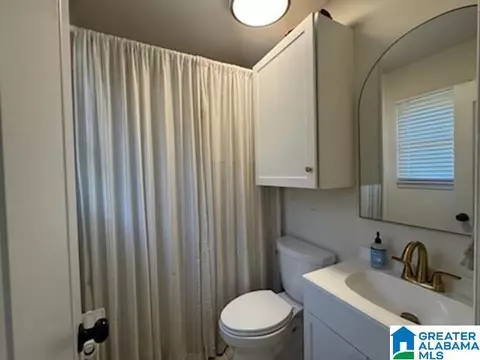 Bath - 2262 Smokey Rd, Alabaster, AL 35007 photo 3 of 7