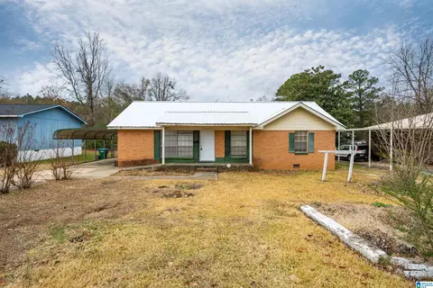908 S Hammett Ave, Sylacauga, AL 35150