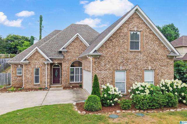 710 Valley St, Hoover, AL 35226