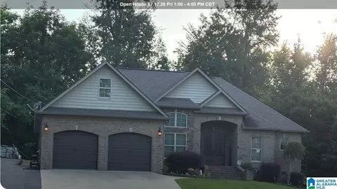 203 Laurel Wood Dr, Rainbow City, AL 35906