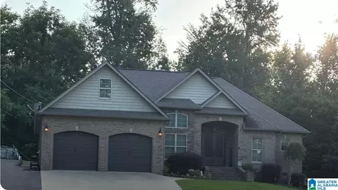 203 Laurel Wood Dr, Rainbow City, AL 35906
