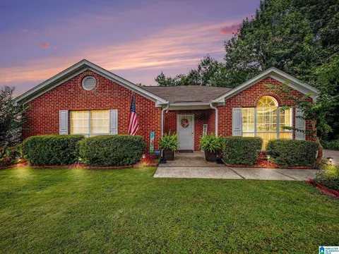 4604 Lakes Edge Cv, Pinson, AL 35126