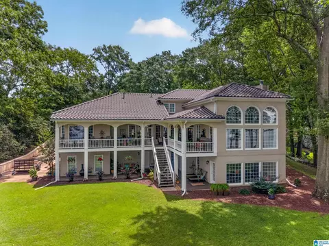 1015 River Oaks Dr, Cropwell, AL 35054