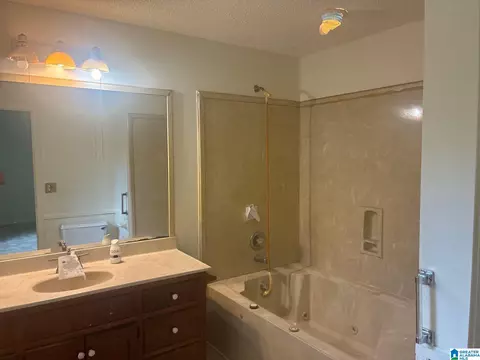 Bath - 485 Davidson Dr, Locust Fork, AL 35097 photo 2 of 2