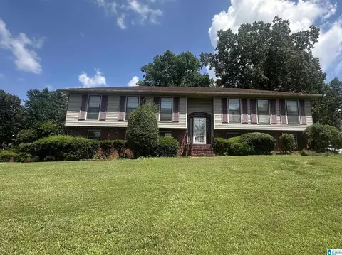 2373 7th St NW, Center Point, AL 35215
