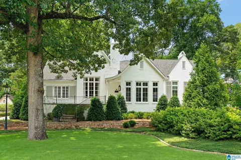 124 Windsor Dr, Homewood, AL 35209