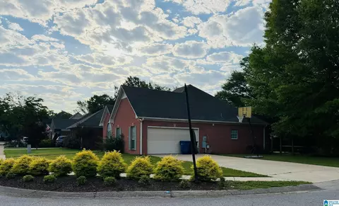 1316 Amberley Woods Dr, Helena, AL 35080