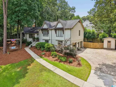 2525 Brookwater Cir, Vestavia, AL 35243