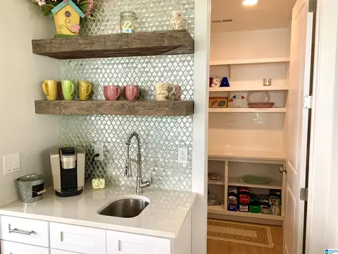 Kitchen - 130 Willow Ln, Equality, AL 36026 photo 4 of 7