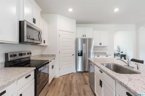 5155 Meadow Ridge Trl, Bessemer, AL 35022