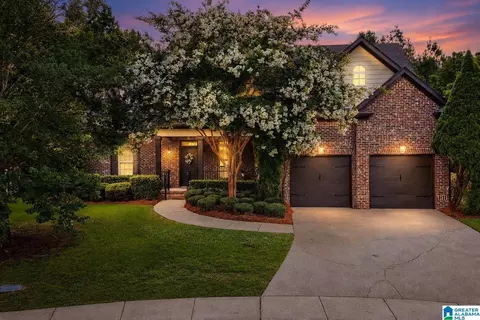 1048 Bridgewater Park Dr, Hoover, AL 35244