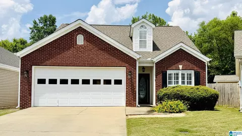 221 Belmont Cir SE, Jacksonville, AL 36265