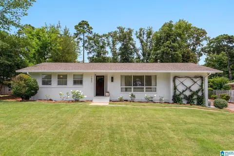 1840 Glendmere Dr, Vestavia Hills, AL 35216
