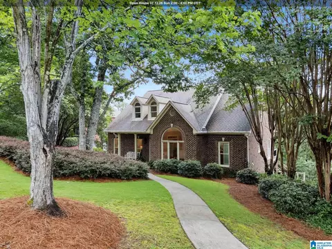 1825 Southview Cir, Hoover, AL 35244