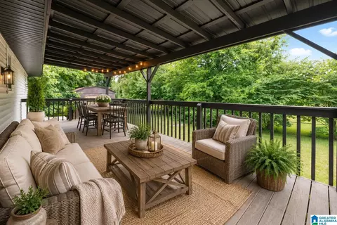608 10th Ter, Pleasant Grove, AL 35127